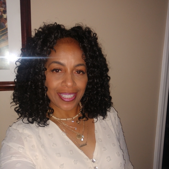 Meet your Posher, Terri - Picture 1 of 3